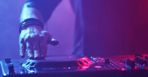 {field image_alt}{/field}