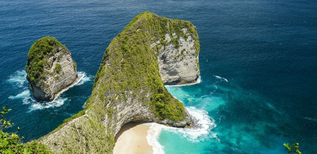 Top activity in bali: visit neighbor islands